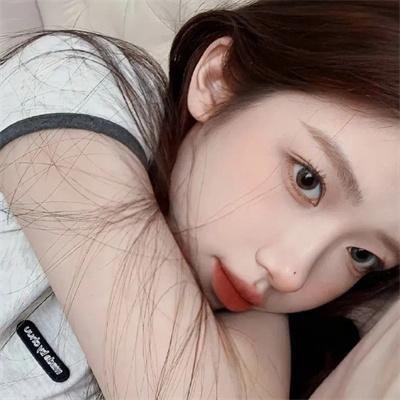 高三女生部落格 海报